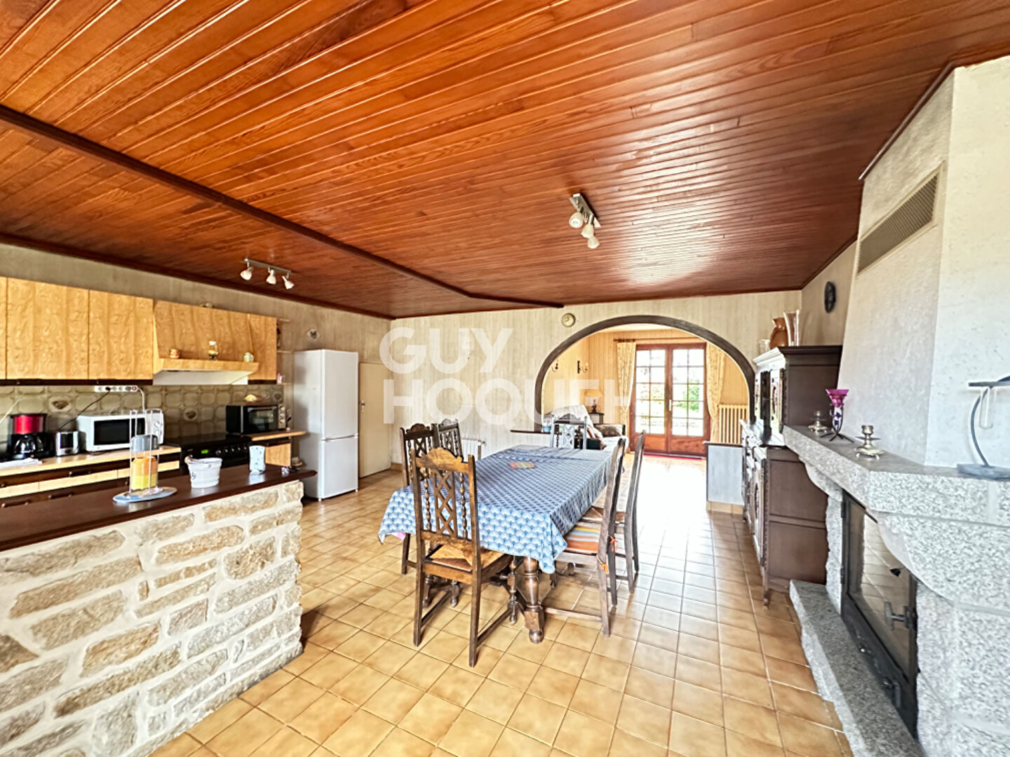 Maison bourg Elven de 78 m² de surface habitable, terrain clos de 451 m², avec un grand potentiel