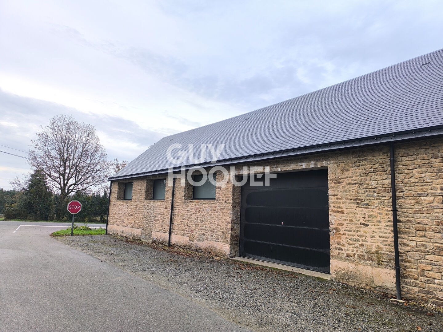 LOCAL A LOUER A 5 MN D'ELVEN