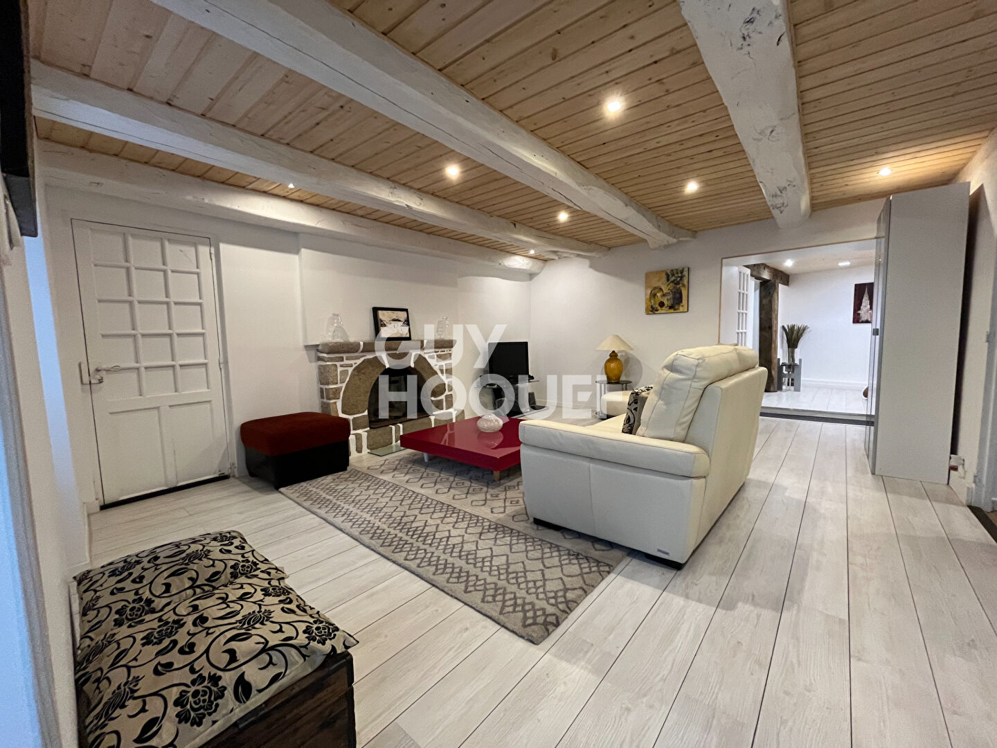 TRES BELLE LONGERE EN PIERRE AVEC 2 HABITATIONS INDEPENDANTES