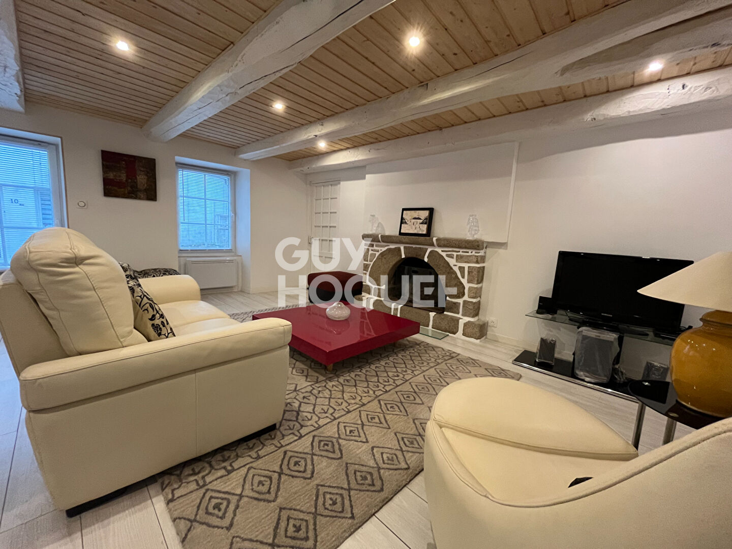 TRES BELLE LONGERE EN PIERRE AVEC 2 HABITATIONS INDEPENDANTES