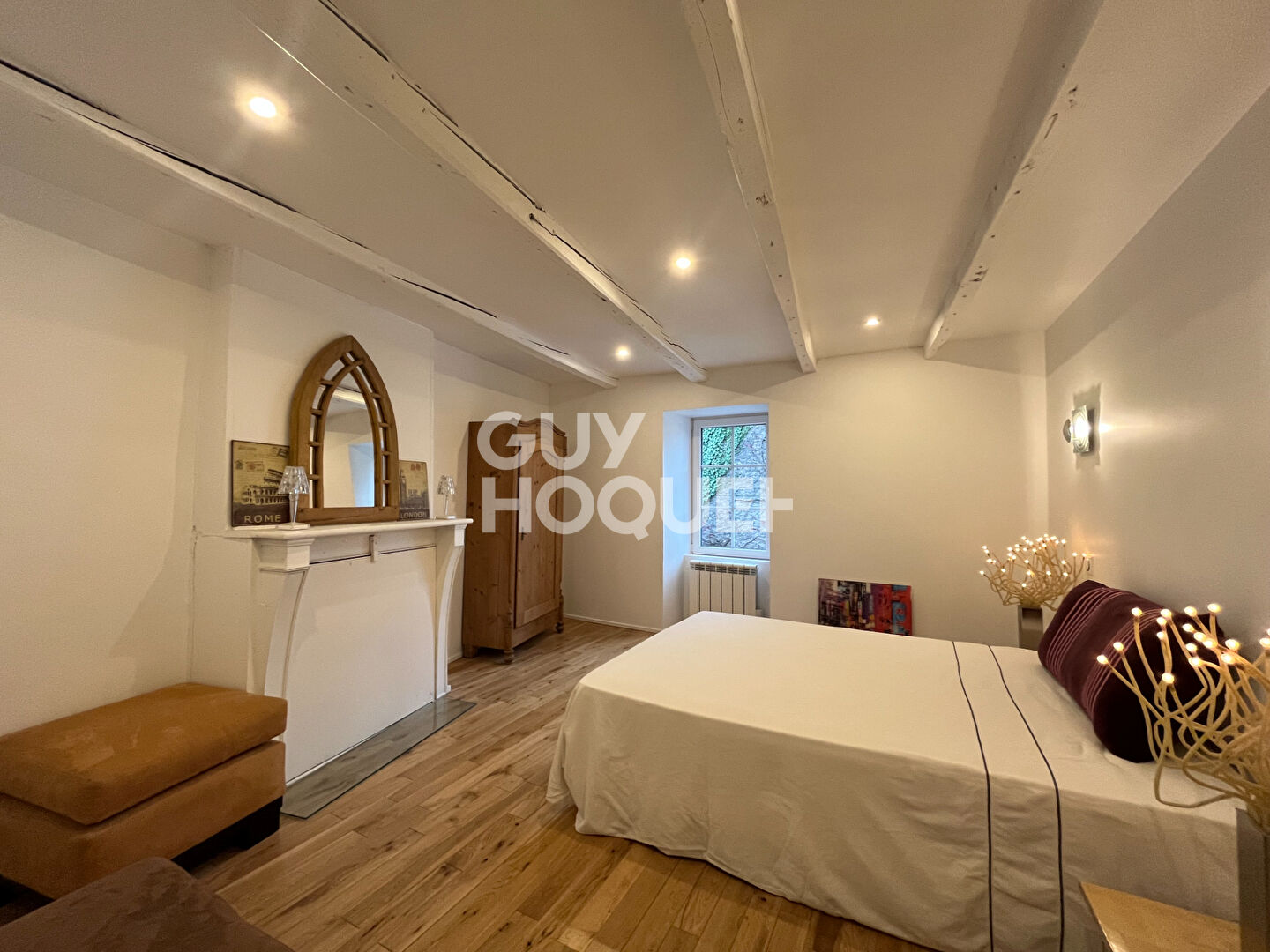 TRES BELLE LONGERE EN PIERRE AVEC 2 HABITATIONS INDEPENDANTES