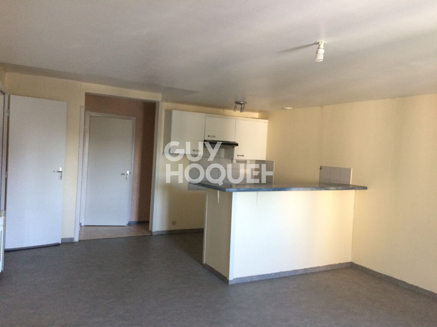 Appartement d'environ 73 m² à louer à Lizio