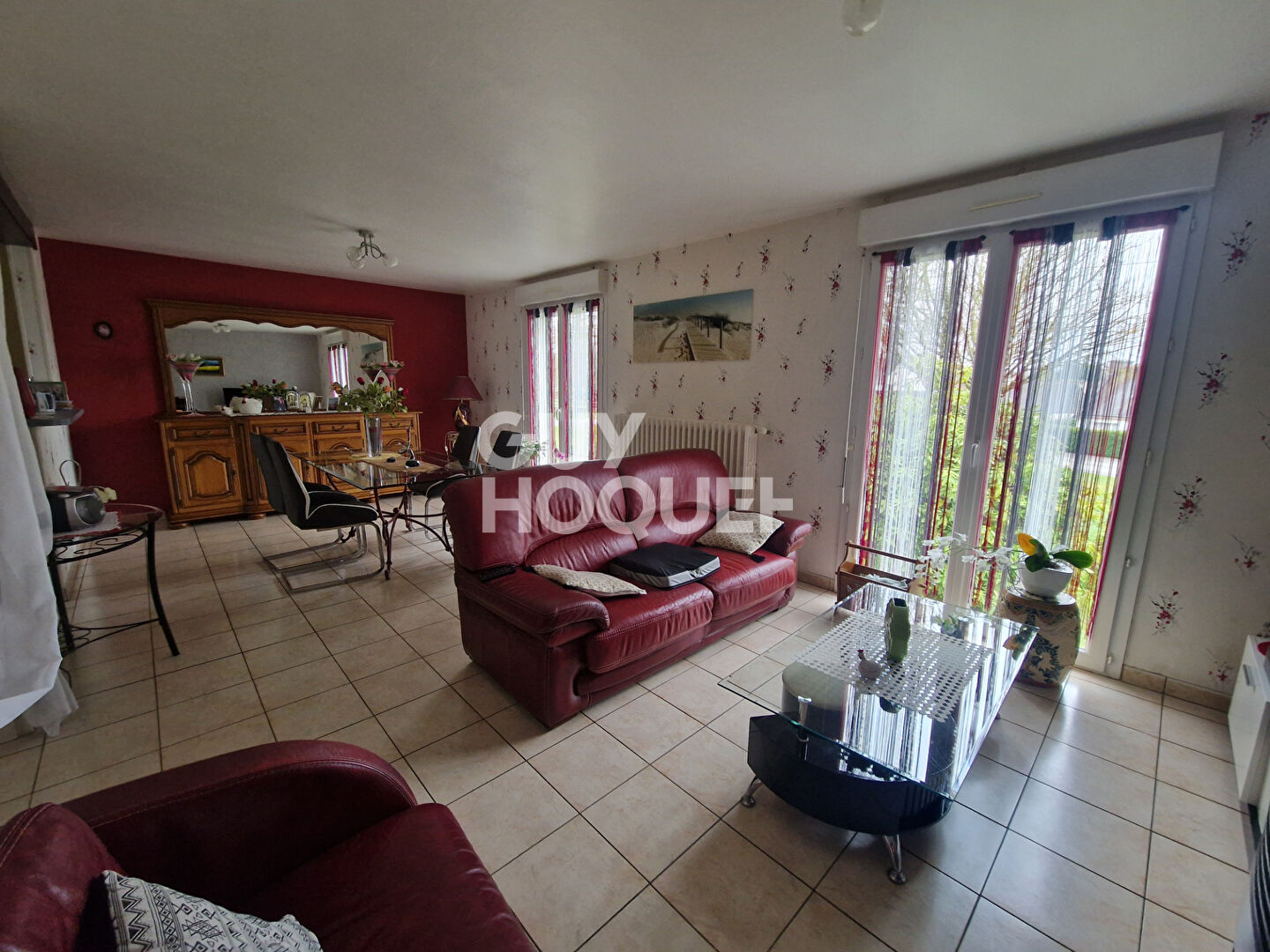 MAISON DANS LE BOURG DE SERENT !