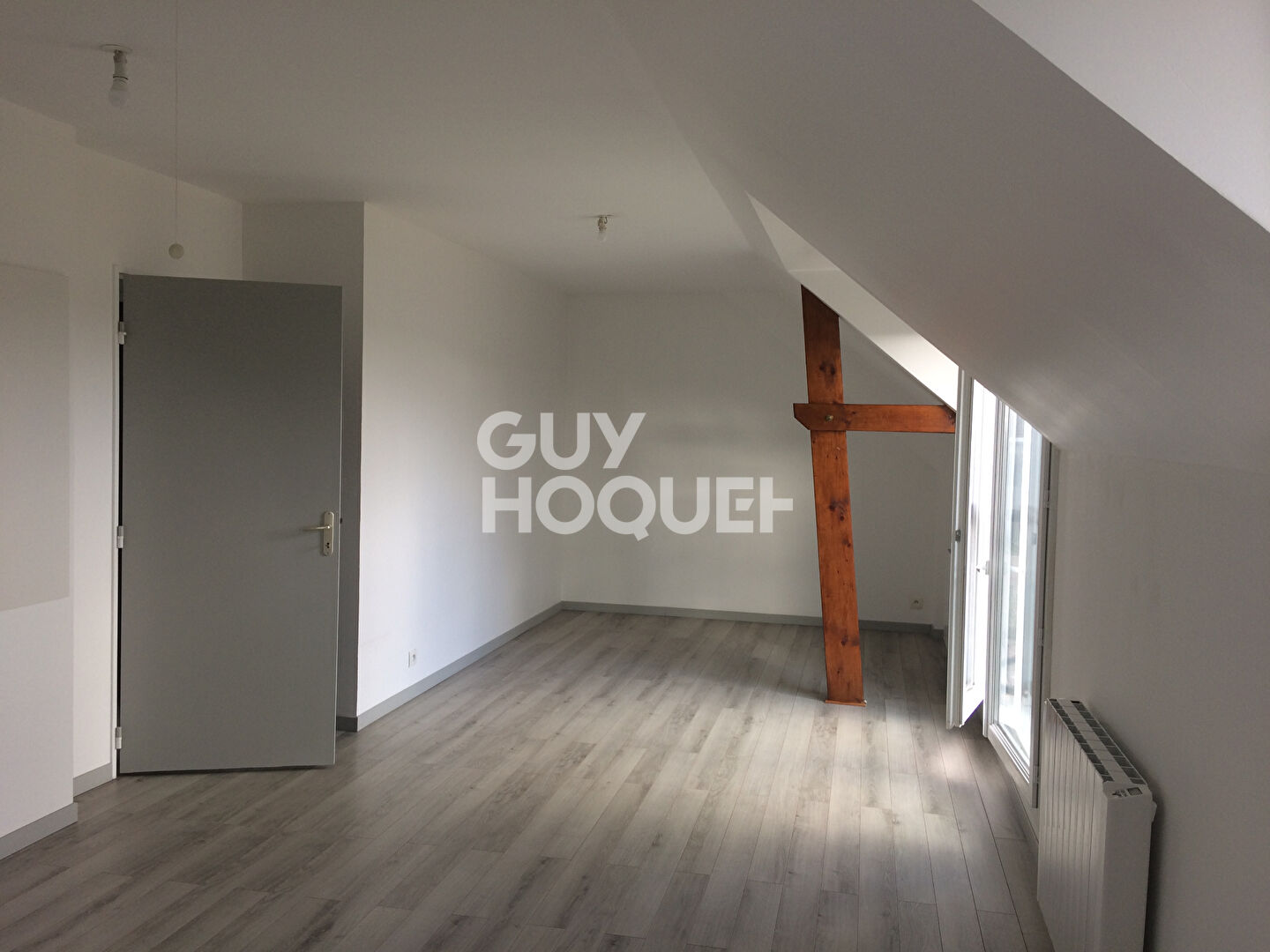 PLESCOP  Hyper centre bourg