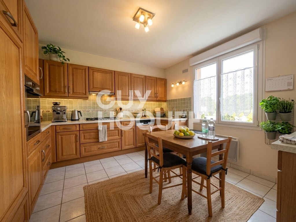 Maison traditionnelle à vendre à Questembert - 339 000 
