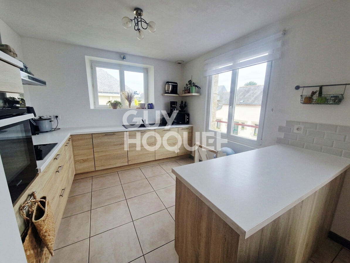 RARE MAISON EN PLEIN BOURG DE PLUMELEC !