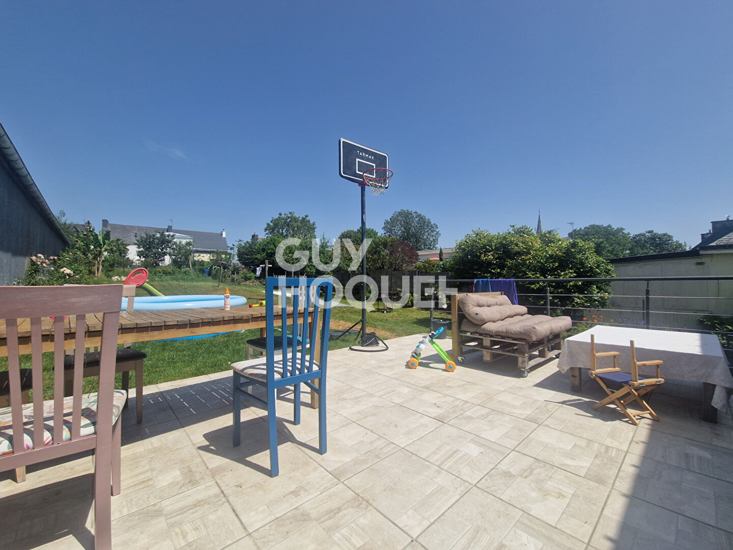 RARE MAISON EN PLEIN BOURG DE PLUMELEC !