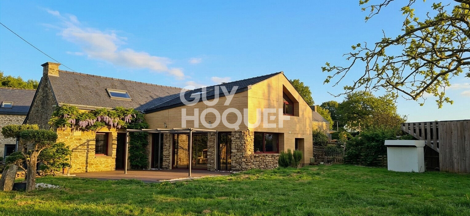 Maison rénovée 5 pièces à louer à Locqueltas