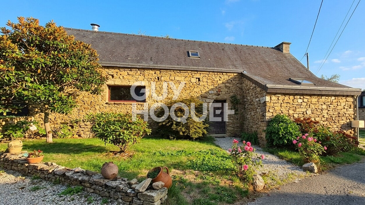 Maison rénovée 5 pièces à louer à Locqueltas