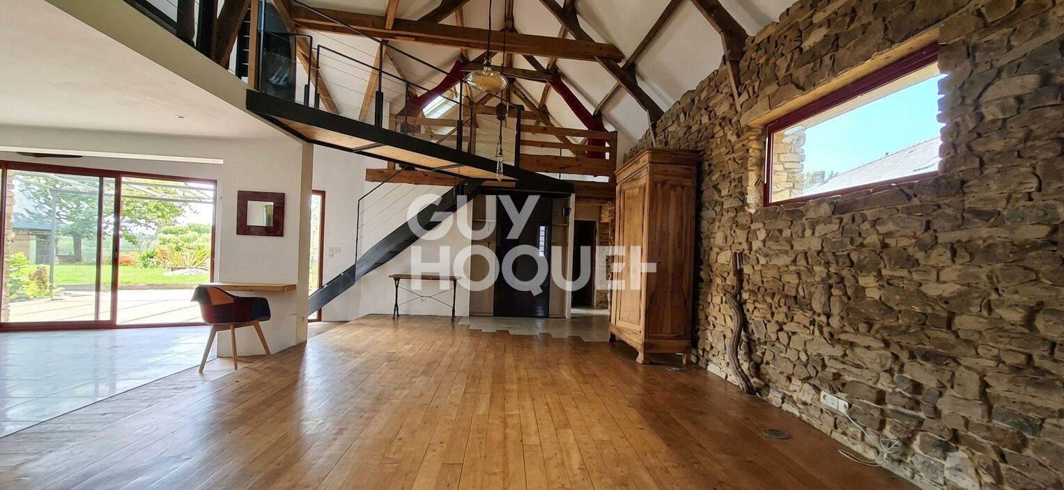 Maison rénovée 5 pièces à louer à Locqueltas