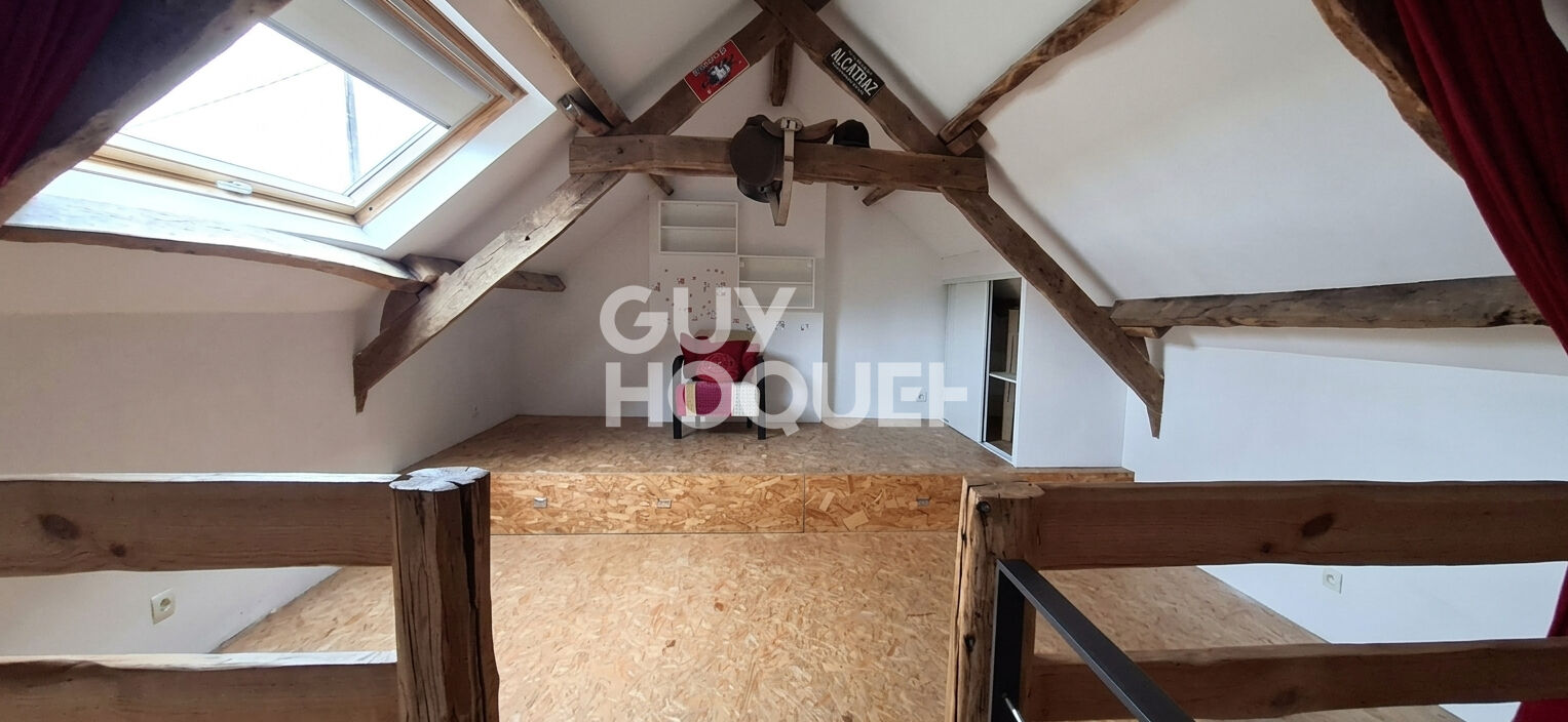 Maison rénovée 5 pièces à louer à Locqueltas