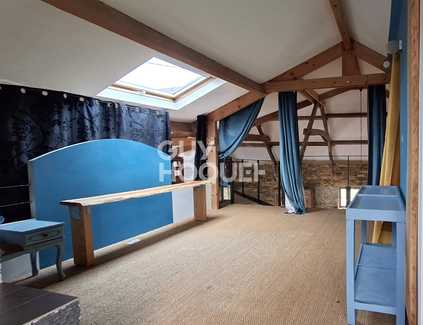 Maison rénovée 5 pièces à louer à Locqueltas