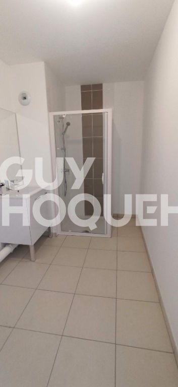 SOISSONS -Grand studio avec grand balcon avec ascenseur