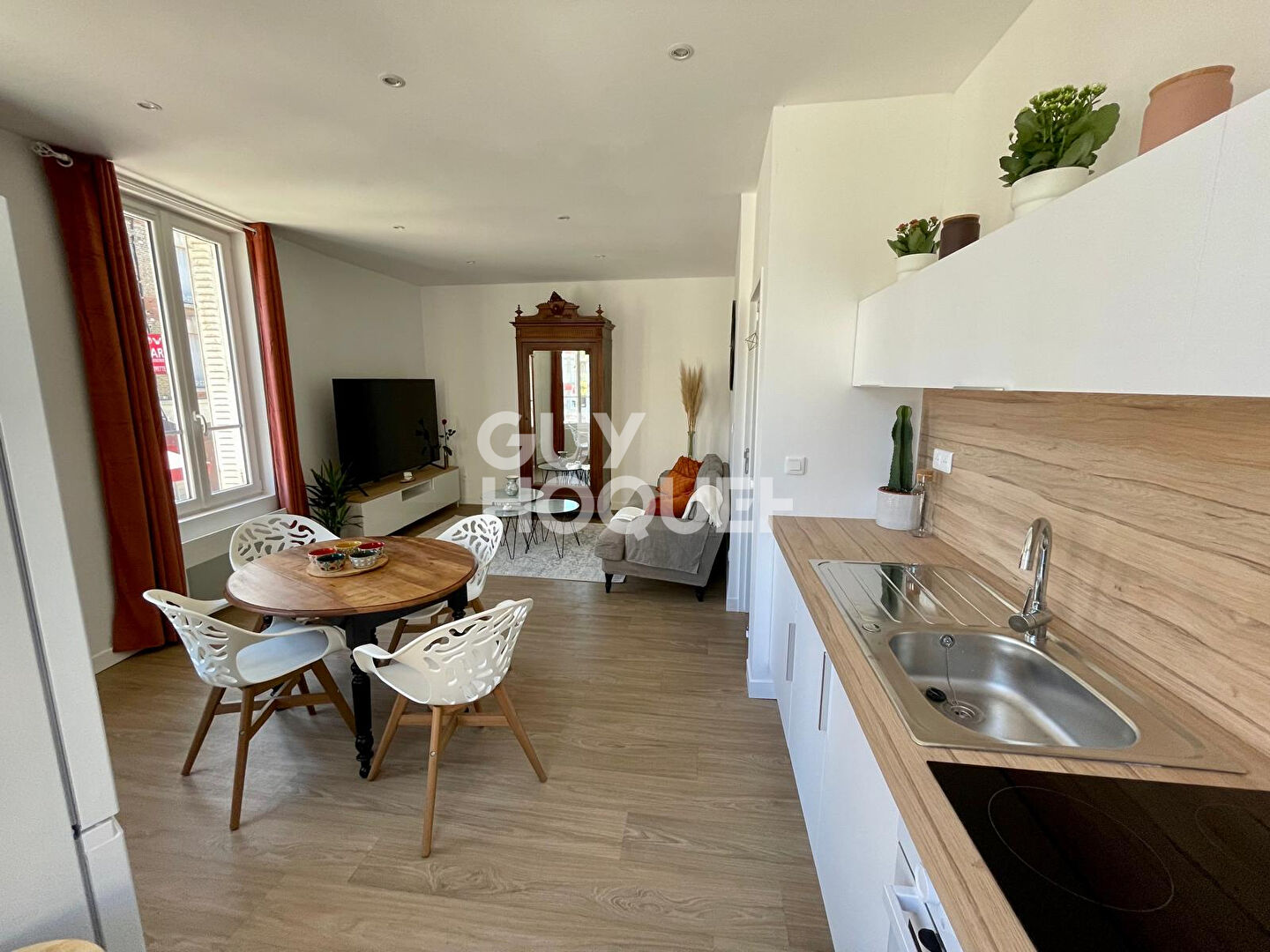 TRIPLEX A LOUER 4 PIECES