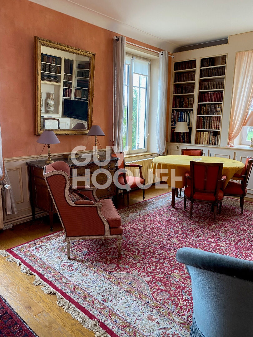 Sur 1 Ha,  Maison de campagne et Corps de ferme.