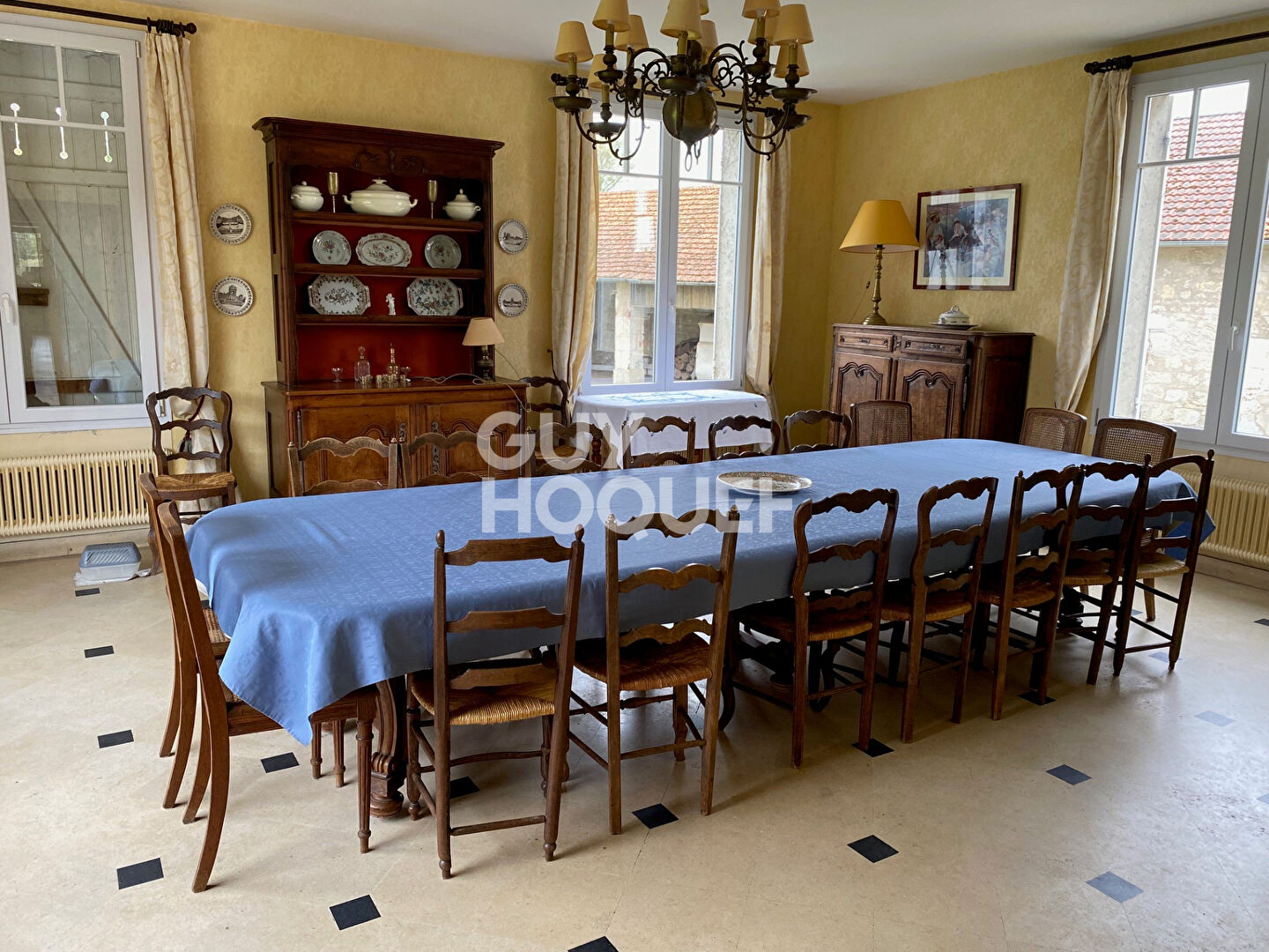 Sur 1 Ha,  Maison de campagne et Corps de ferme.