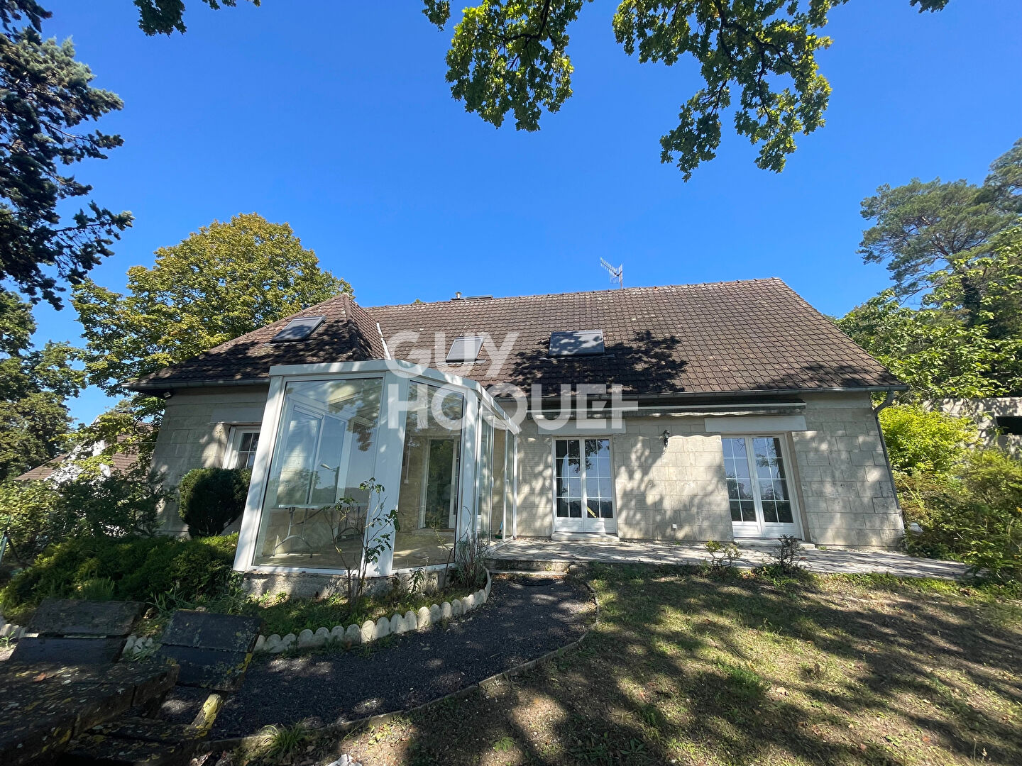 LOCATION :  APPARTEMENT A LOUER (102m²) à COURMELLES