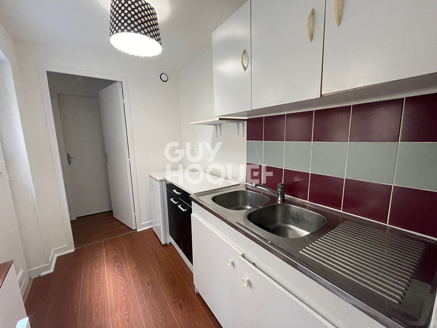 LOCATION STUDIO AVEC TERRASSE (30 m²) à LAON VILLE HAUTE