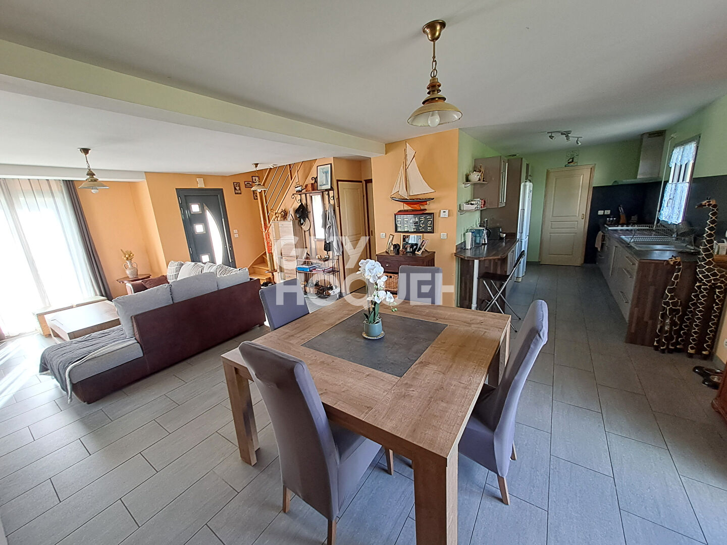 A 10 MINUTES DE SOISSONS : maison T6 (137 m²) à vendre