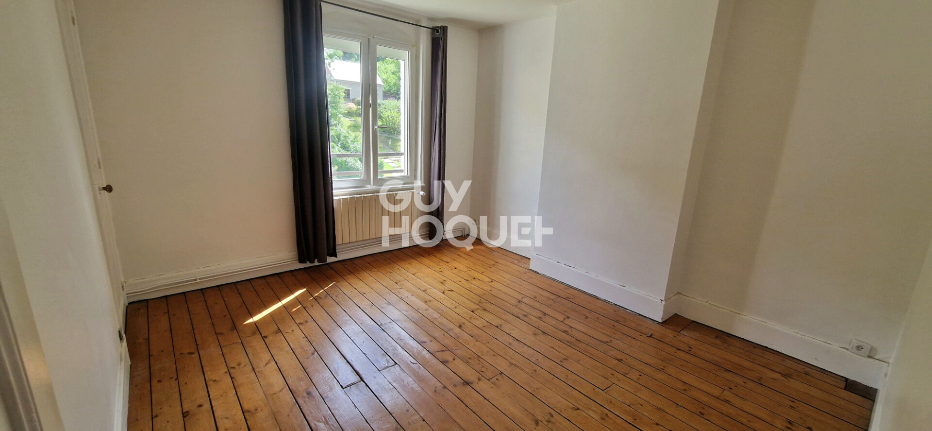 Maison à vendre à LAON - 5 pièces, 3 chambres, 4 garages !!