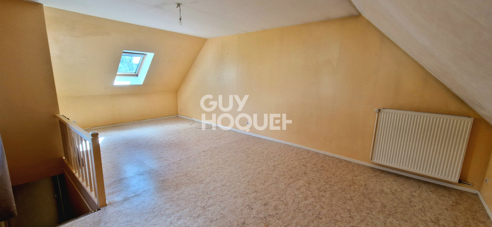 Maison à vendre à LAON - 5 pièces, 3 chambres, 4 garages !!