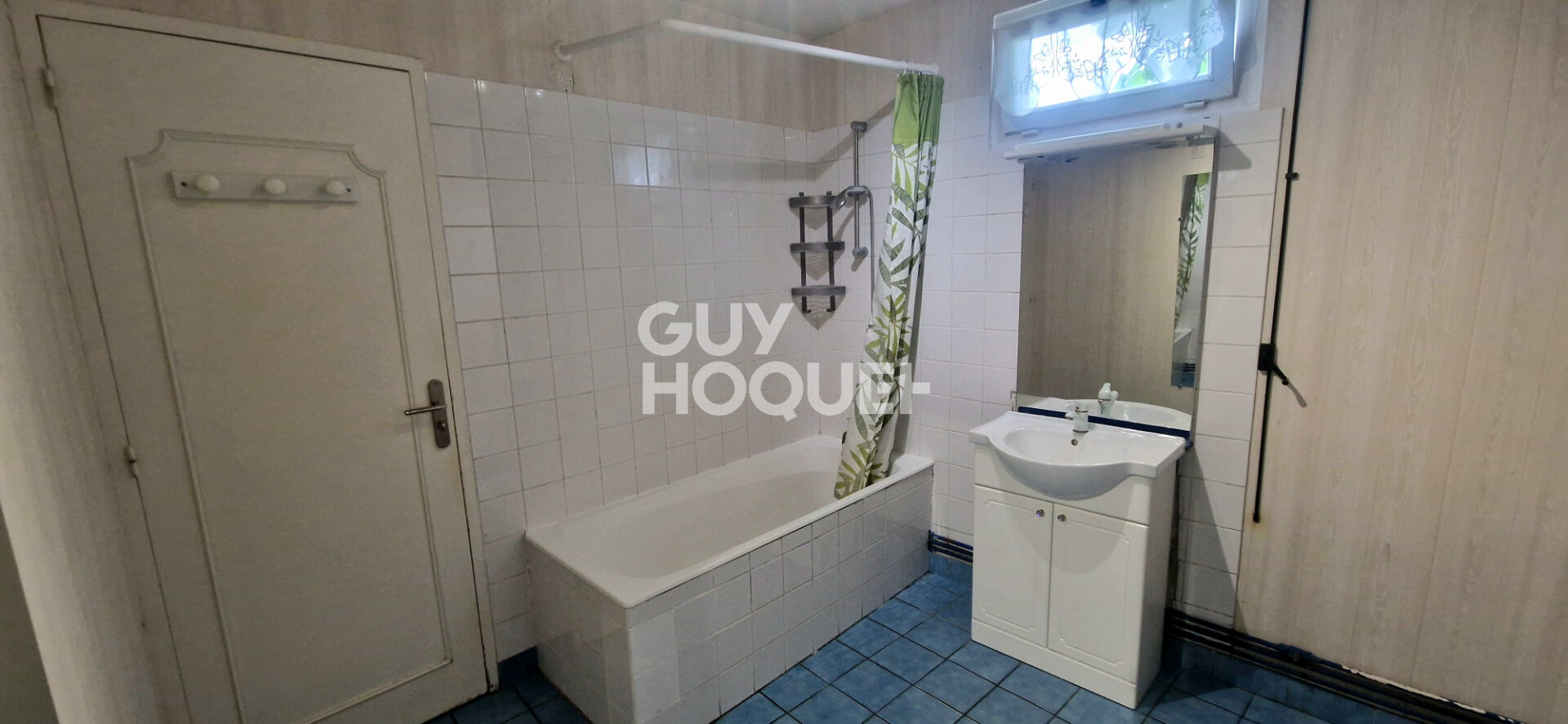 Maison à vendre à LAON - 5 pièces, 3 chambres, 4 garages !!