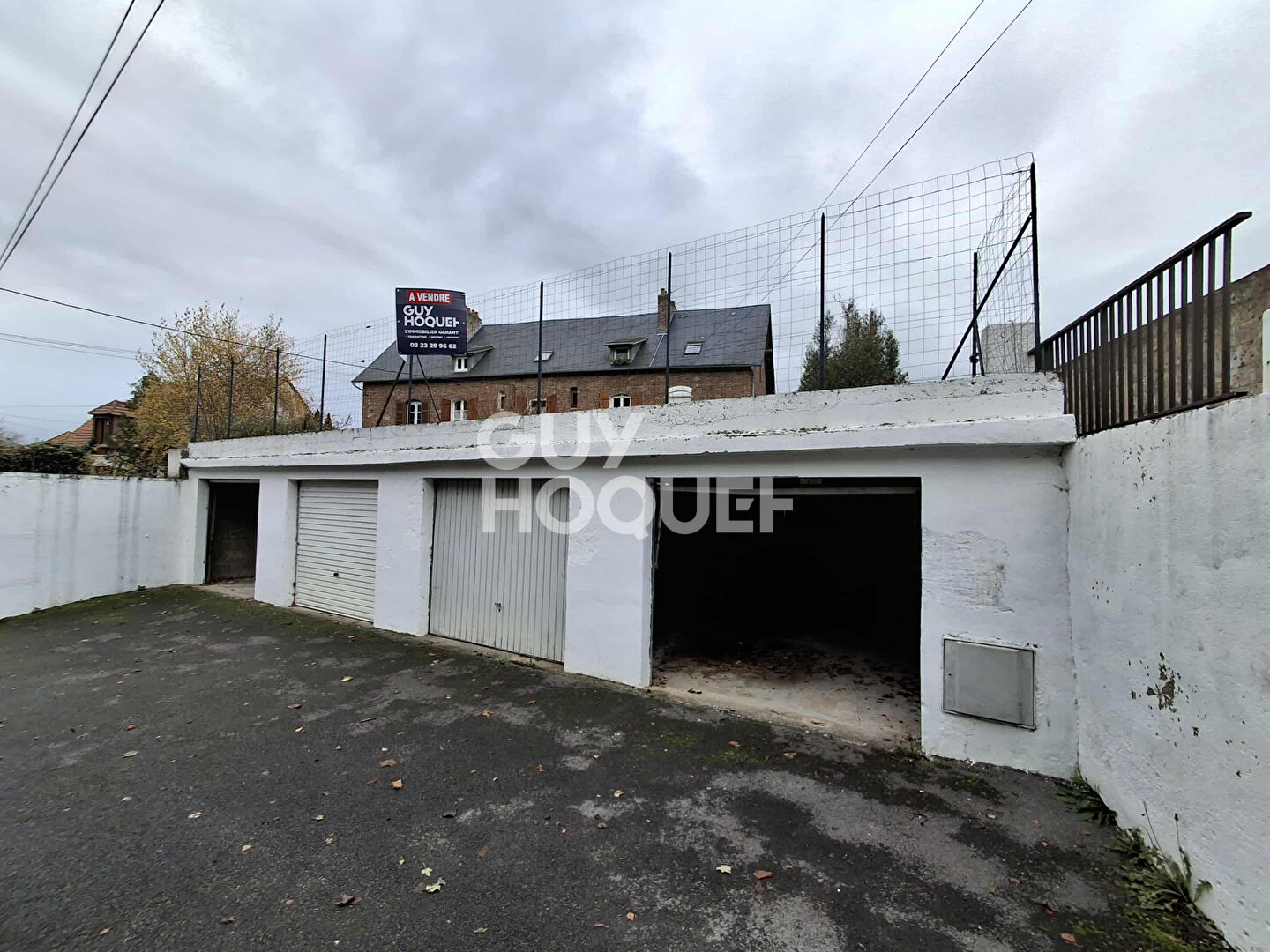 Maison à vendre à LAON - 5 pièces, 3 chambres, 4 garages !!