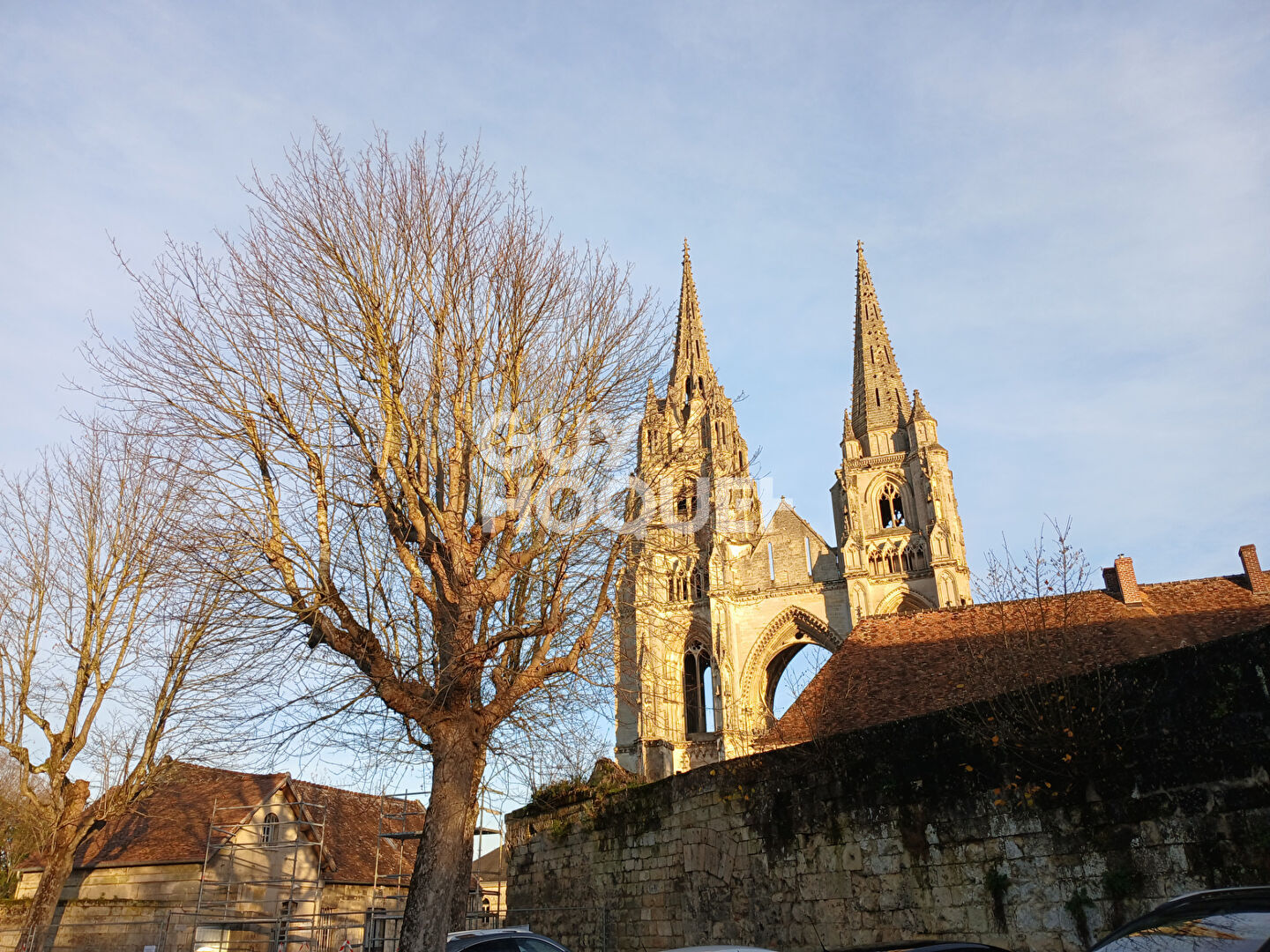 SOISSONS - APPARTEMENT MEUBLE A LOUER