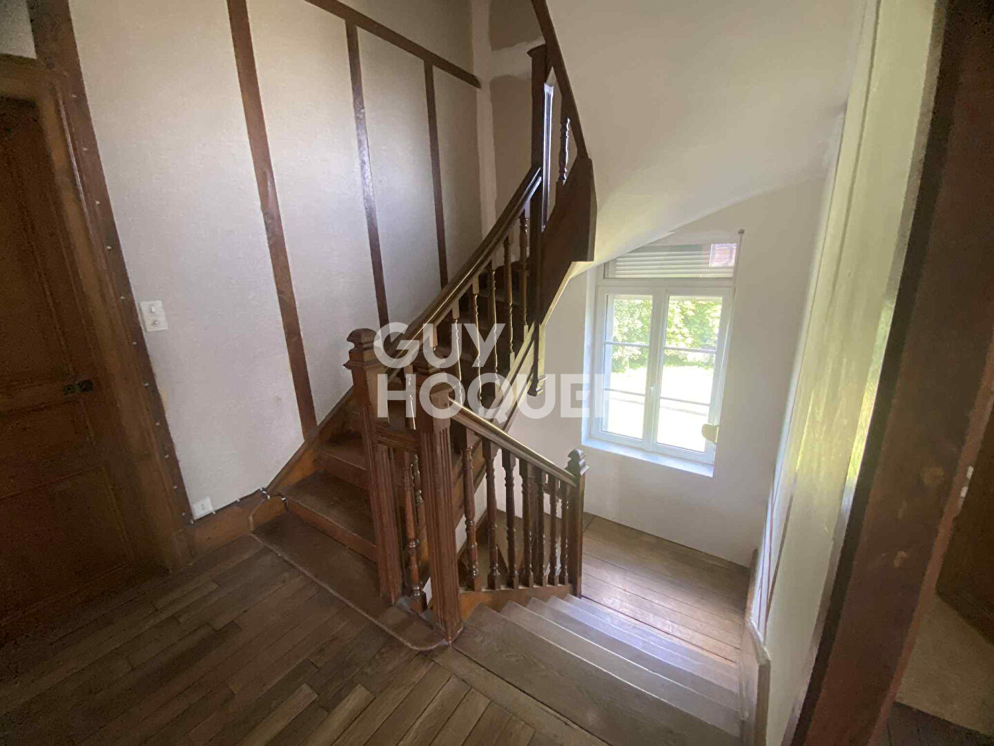 Maison spacieuse à vendre à Montcornet - 12 pièces, 8 chambres