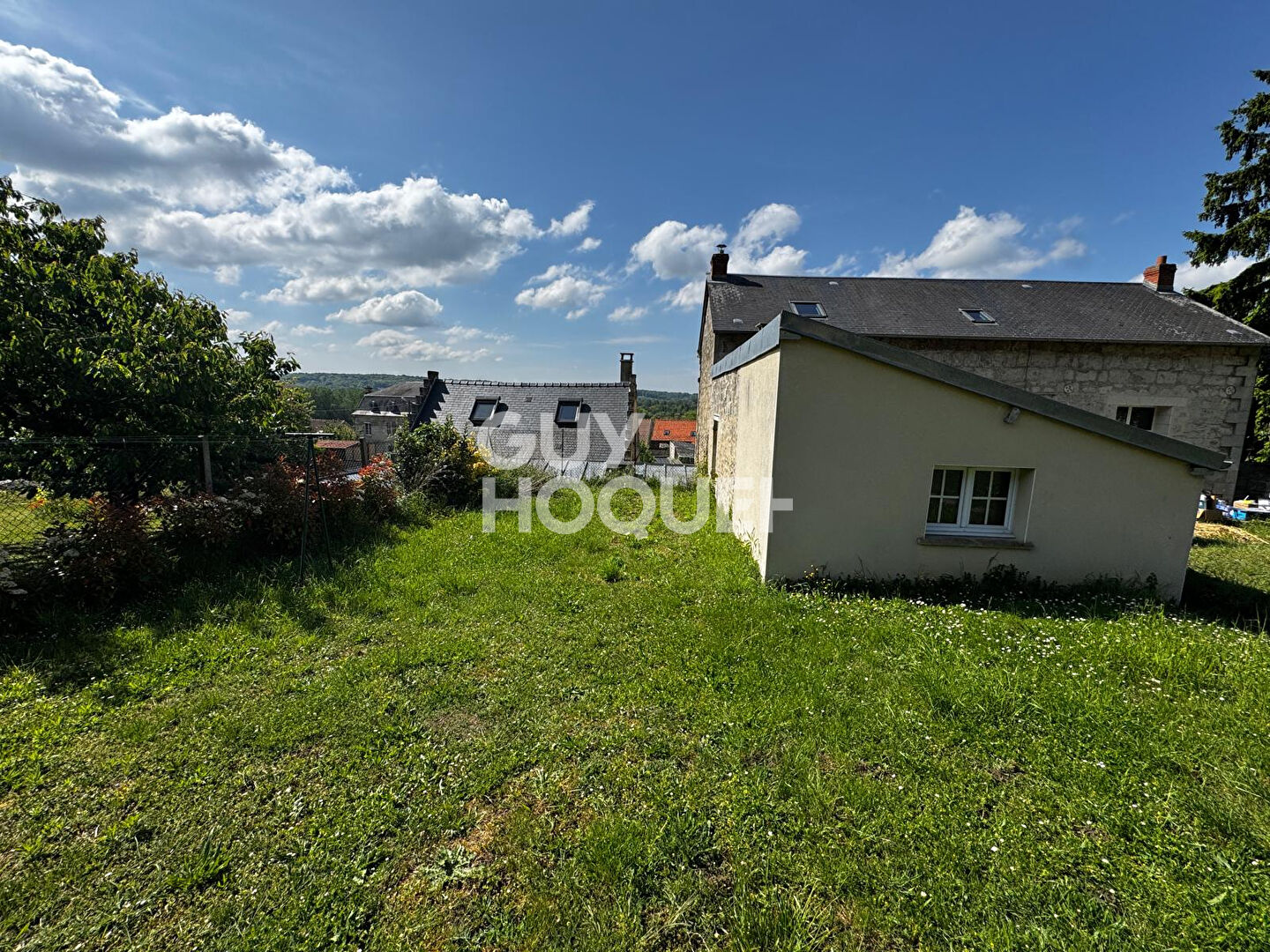 Charmante Maison à Vendre à Pommiers - Idéale pour votre Famille !