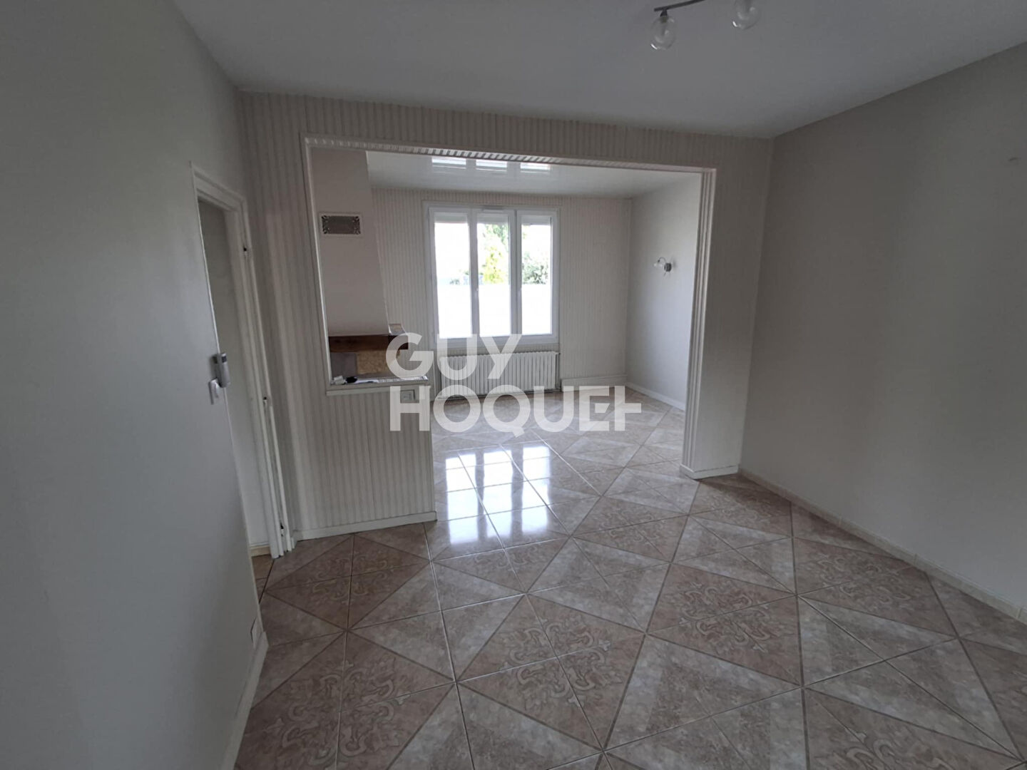 Maison à vendre à Laon CITE DES CHEMINOTS- 6 pièces, 4 chambres, jardin