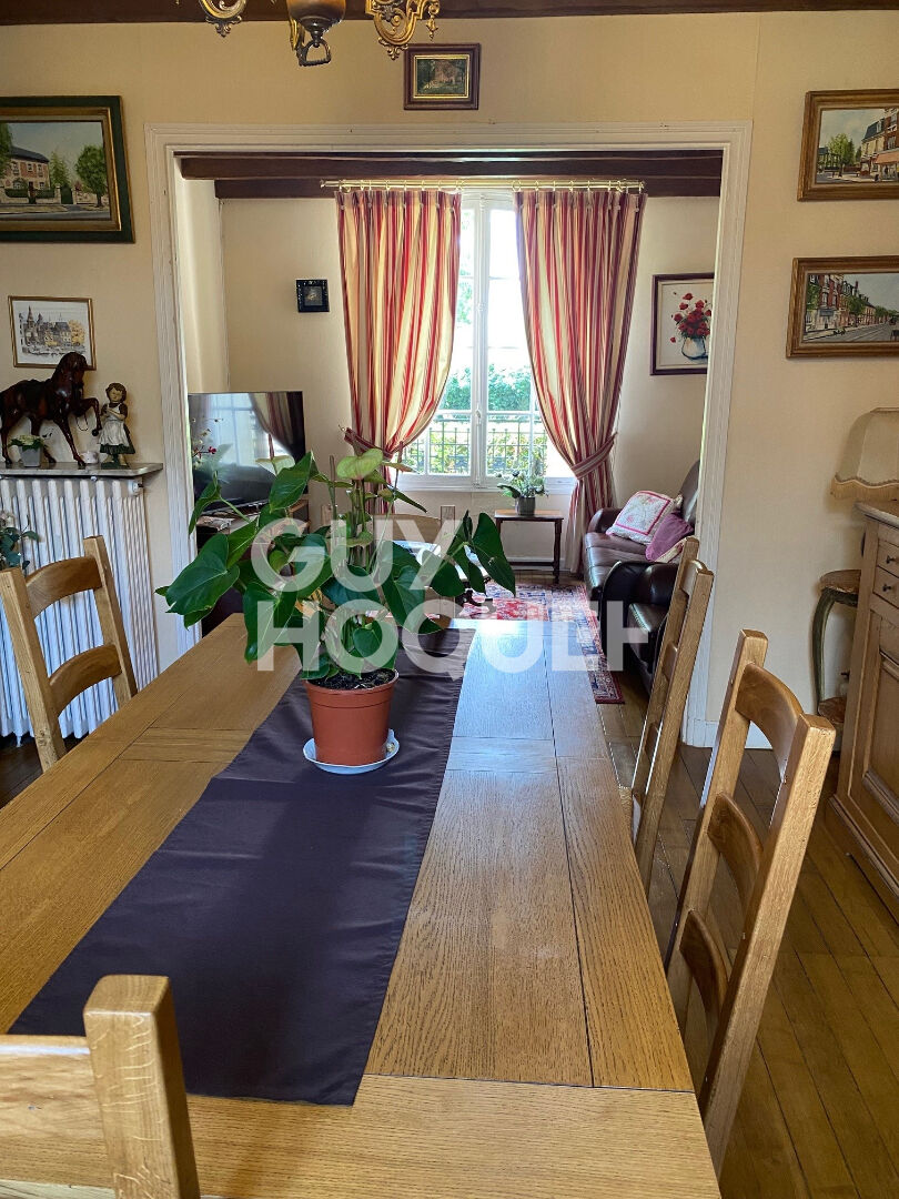 Grande et Belle demeure avec piscine proche des commerces