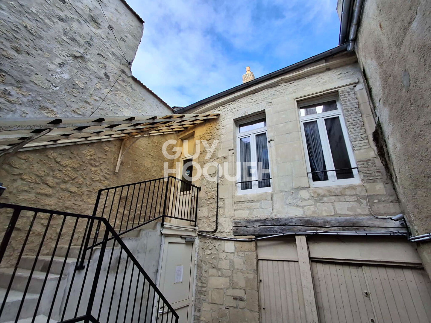 LAON VILLE HAUTE Type 2 Meublé