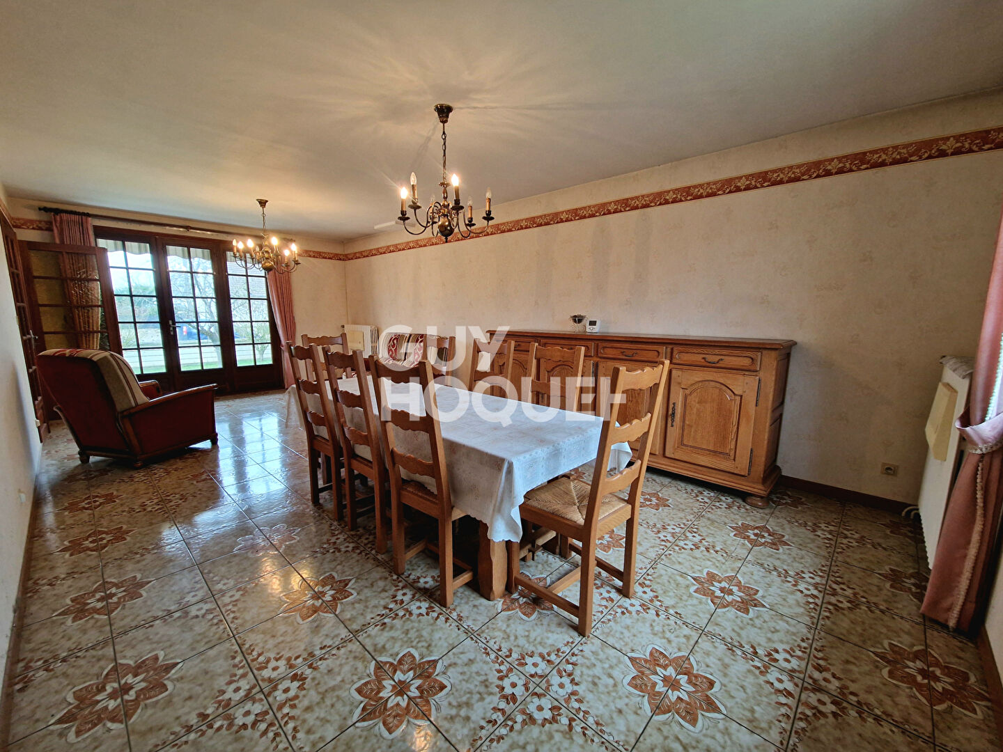 Maison spacieuse à vendre à Soissons - 7 pièces, 5 chambres