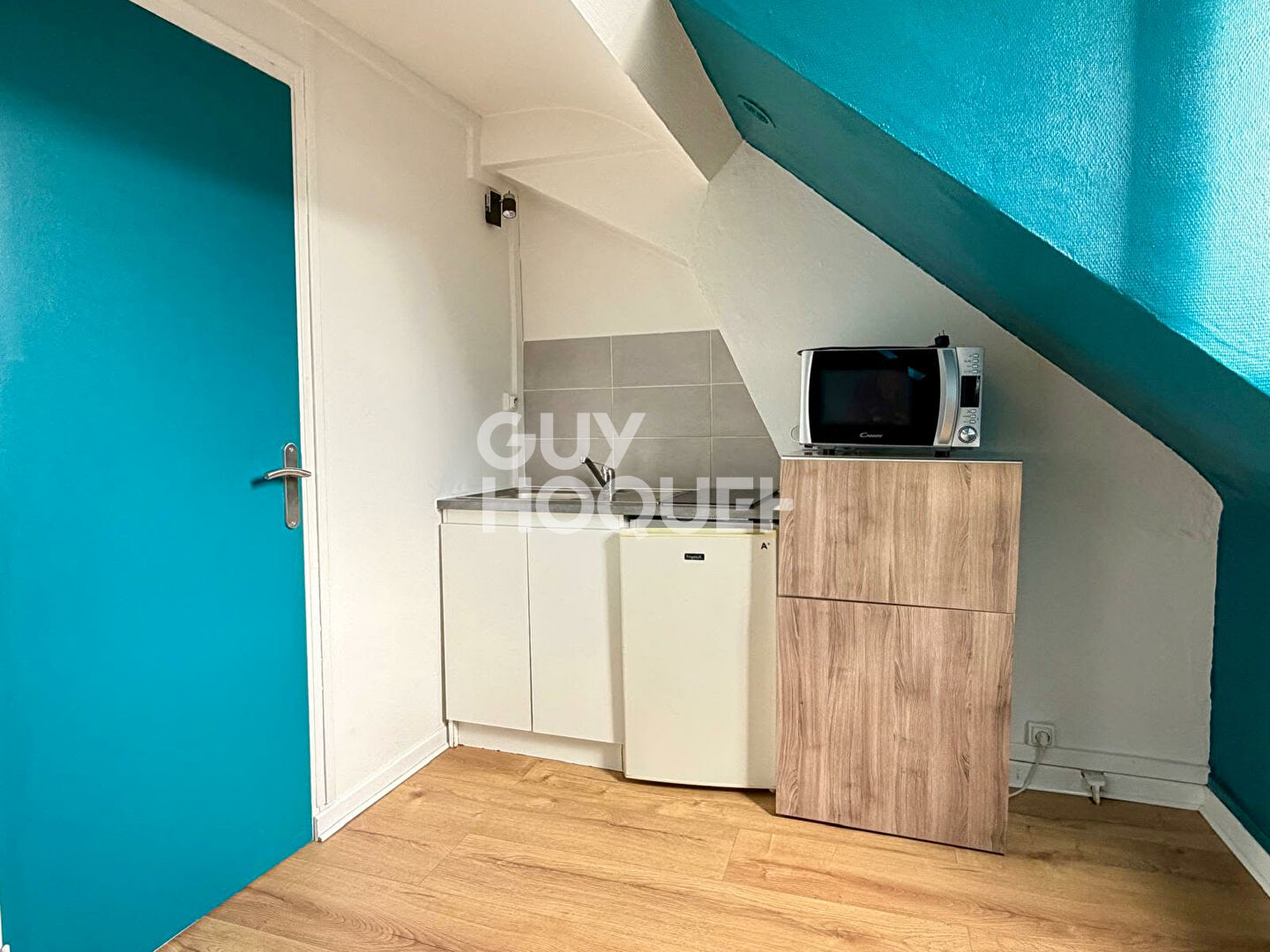 À louer Studio meublé 19 m²  Laon (ville haute)