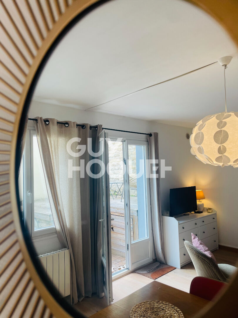 À LOUER MAISON MEUBLÉE AVEC TERRASSE EN PLEIN CENTRE-VILLE DE COMPIÈGNE