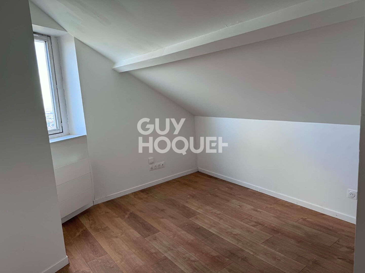 Appartement T1 à louer au dernier étage à Laon