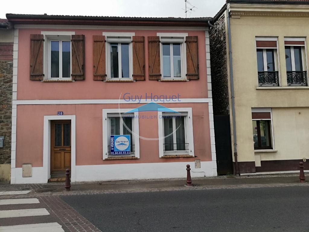 maison de ville avec beau jardin et dépendance