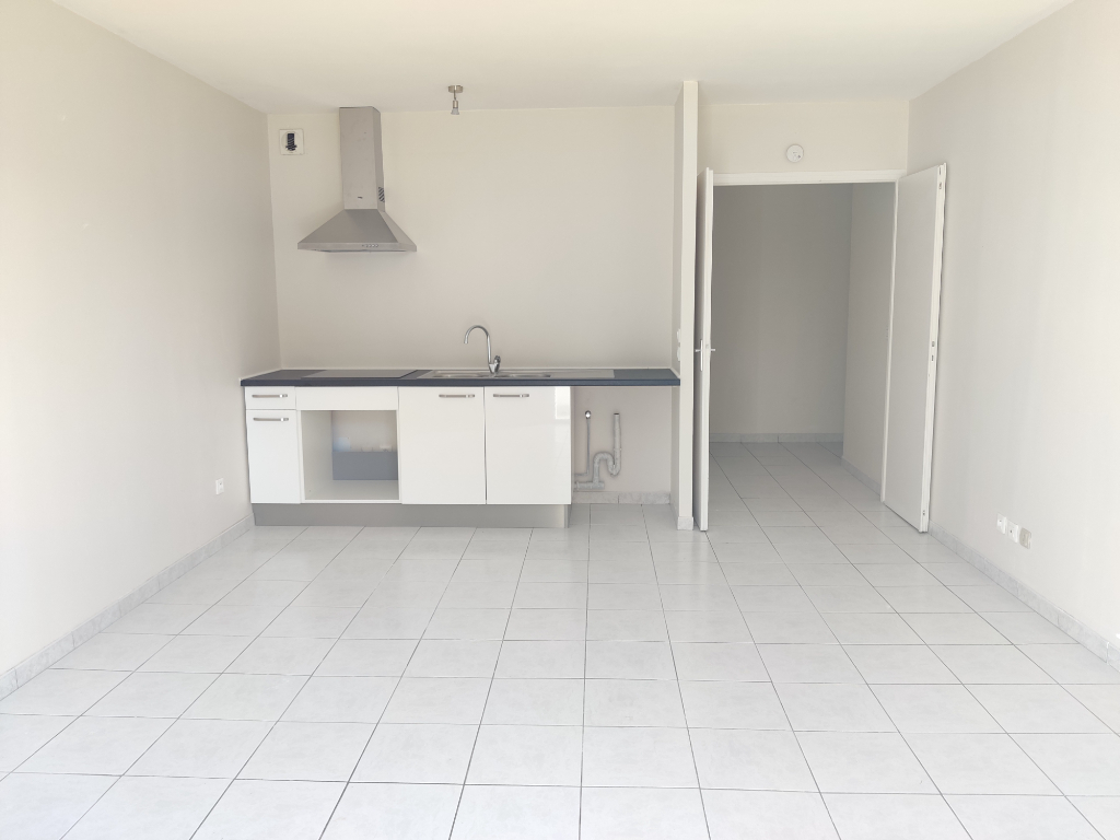 Studio 29.09m² OZOIR LA FERRIERE