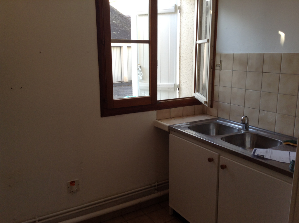 APPARTEMENT STUDIO VENDU LOUÉ ! INVESTISSEMENT LOCATIF ! FONTENAY-TRÉSIGNY (77610