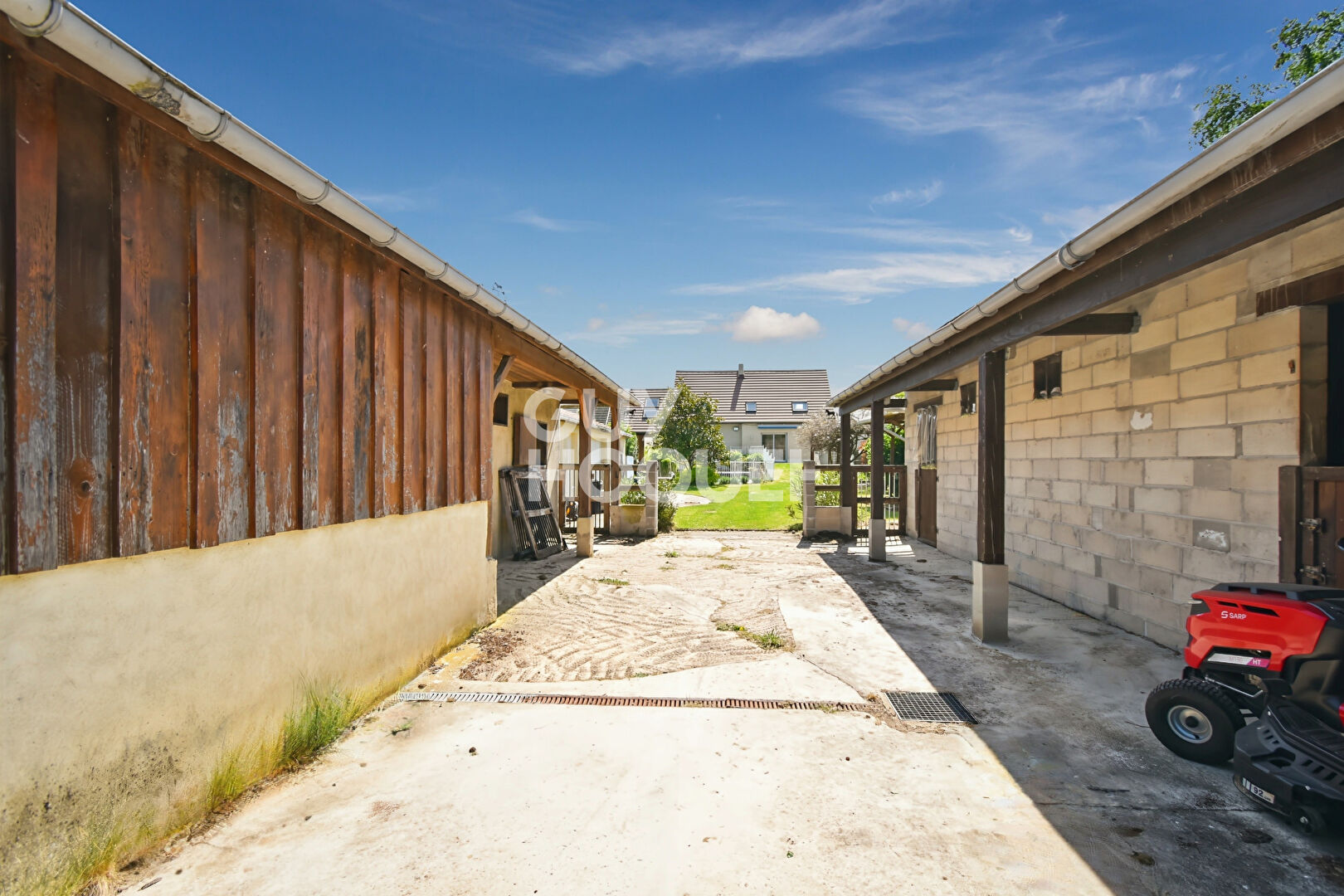 Propriété de charme avec écuries et piscine chauffée