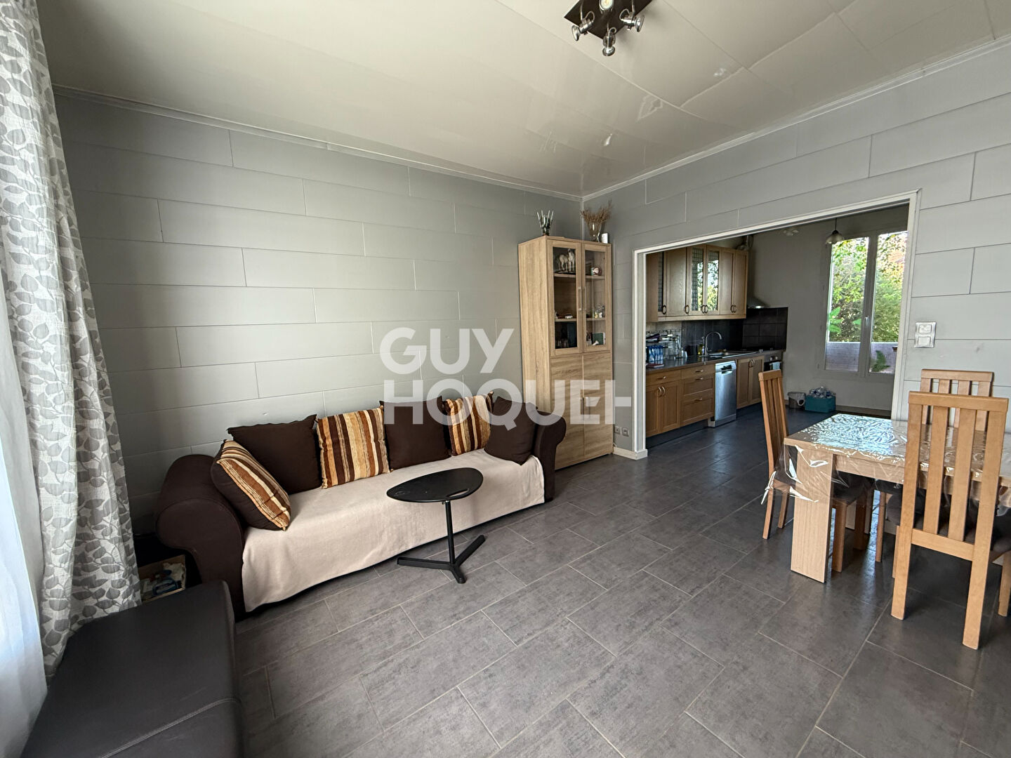 MAISON DE 3 CHAMBRES EN CENTRE VILLE