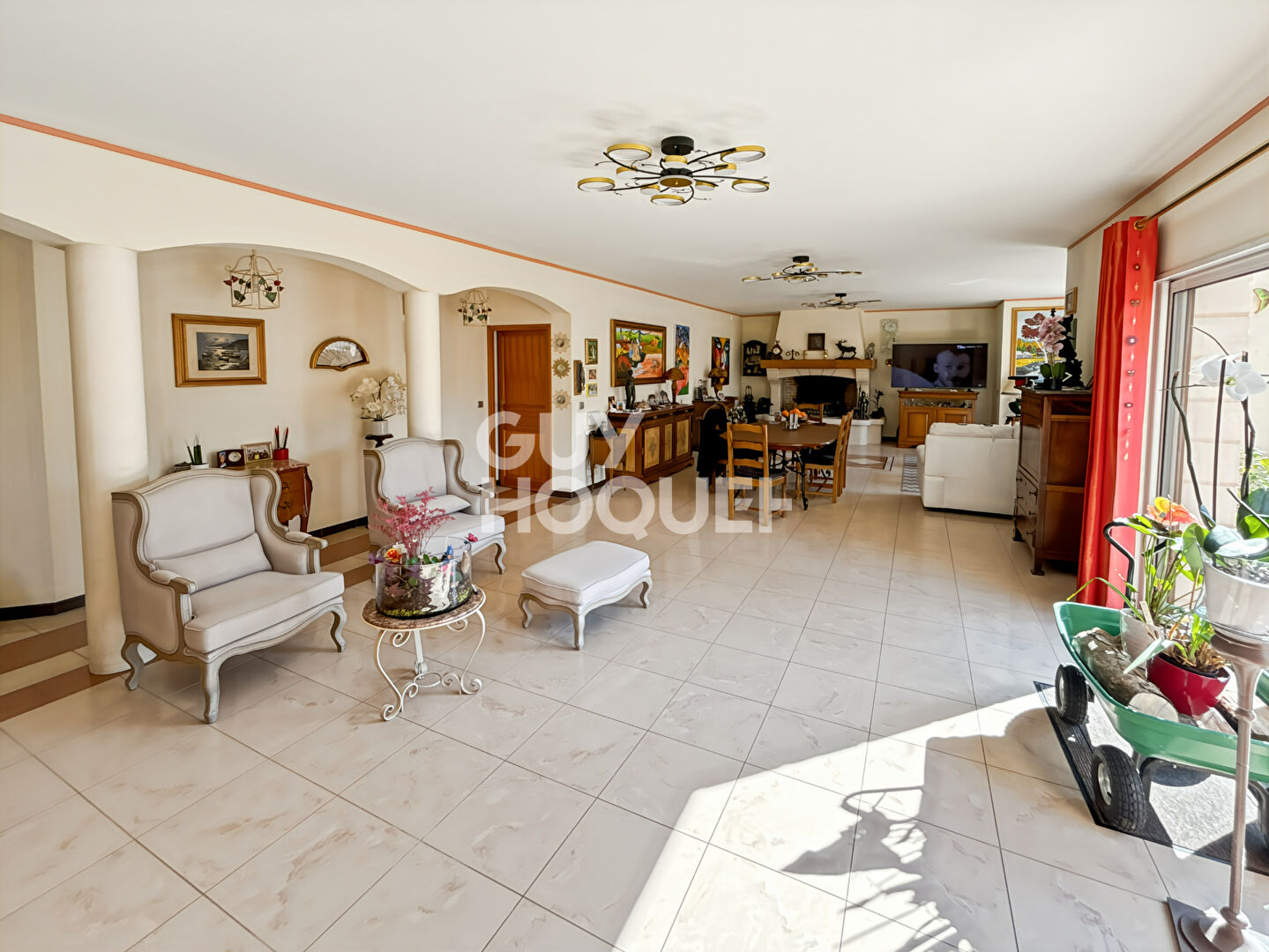 Maison spacieuse 8 pièces à vendre à Fontenay-Trésigny