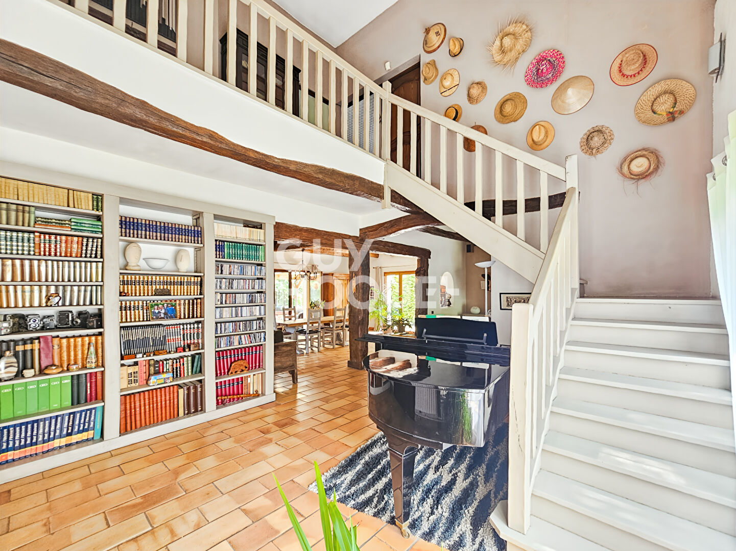 Pavillon à vendre à 5min de FONTENAY-TRESIGNY - 11 pièces, piscine et garage