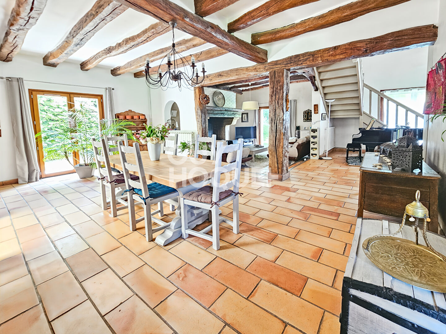 Pavillon à vendre à 5min de FONTENAY-TRESIGNY - 11 pièces, piscine et garage