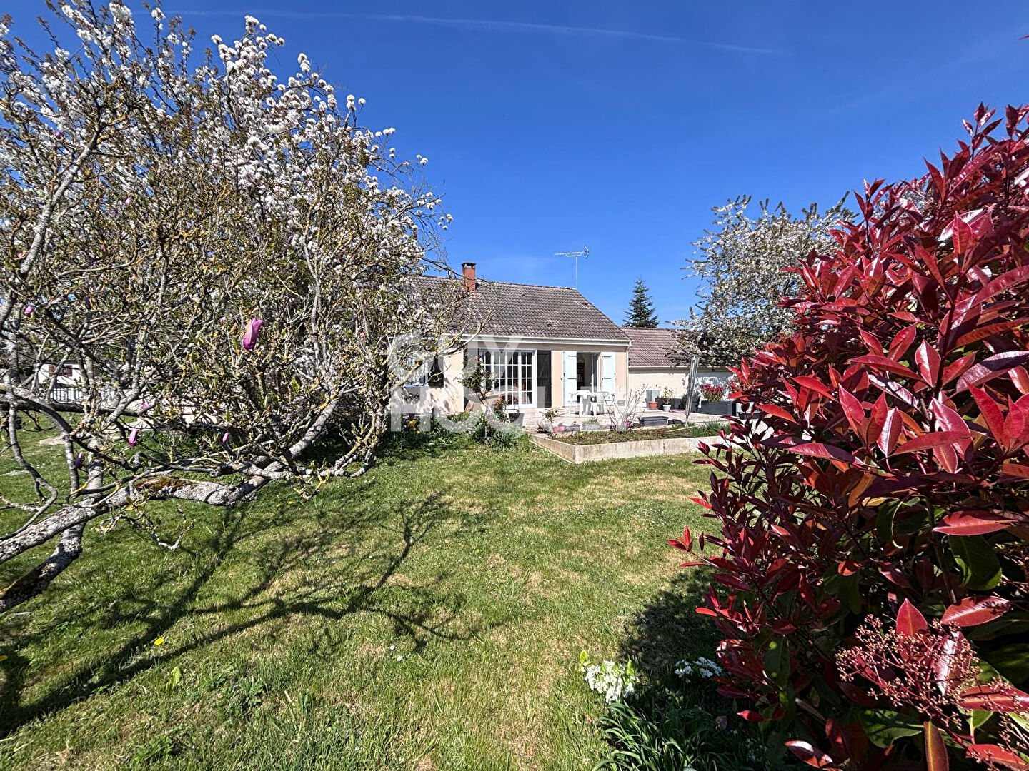 Maison 6 pièces à vendre à Presles-en-Brie ? Jardin piscinable, triple garage et plain-pied lumineux