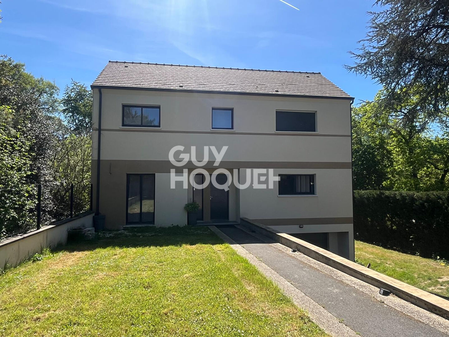 Maison contemporaine de 200 m² ?Prestations haut de gamme ? 5 chambres ? Sous-sol total ? Terrain de 1 190 m² ? Tournan-en-Brie