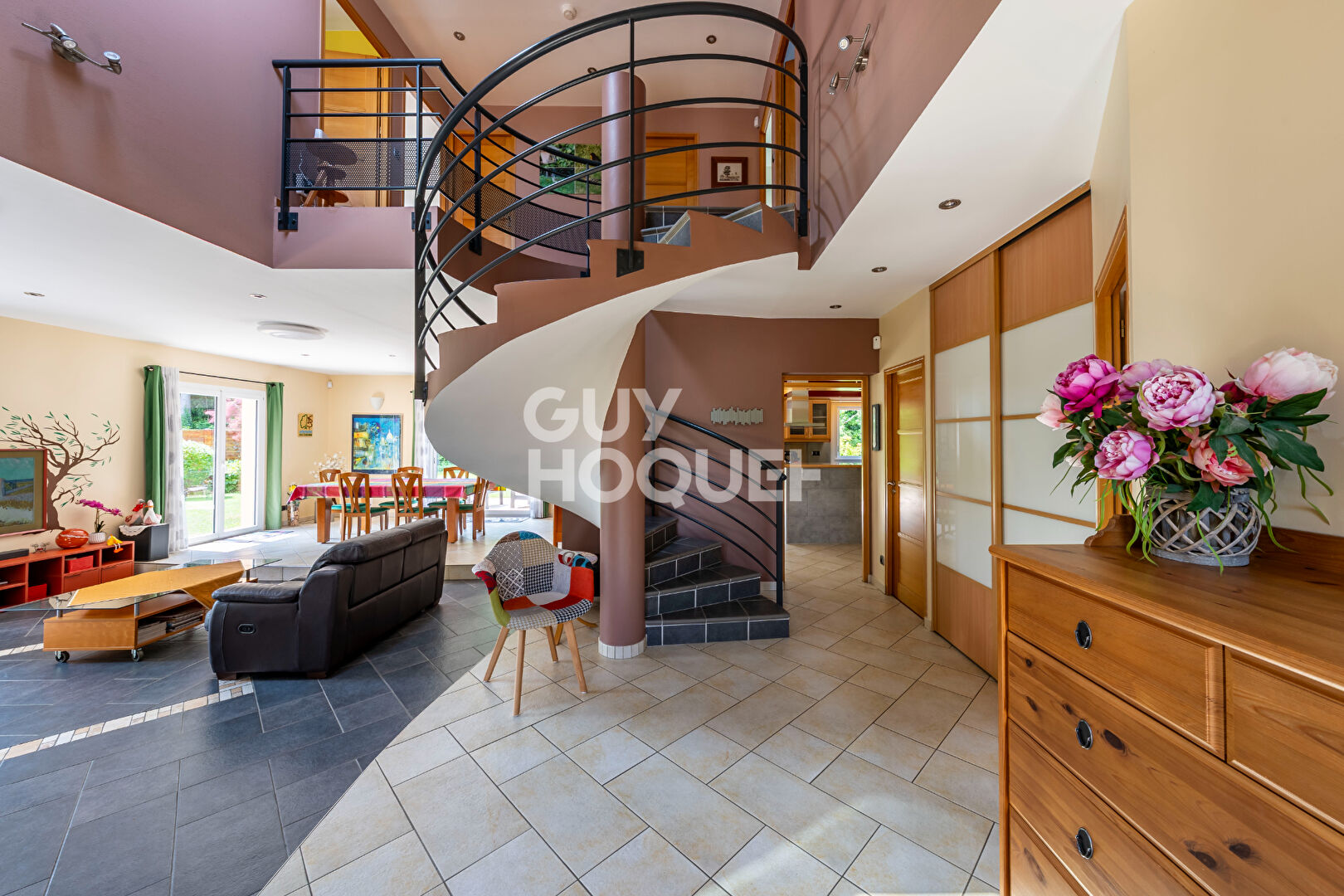 FAVIERES. MAISON FAMILIALE.