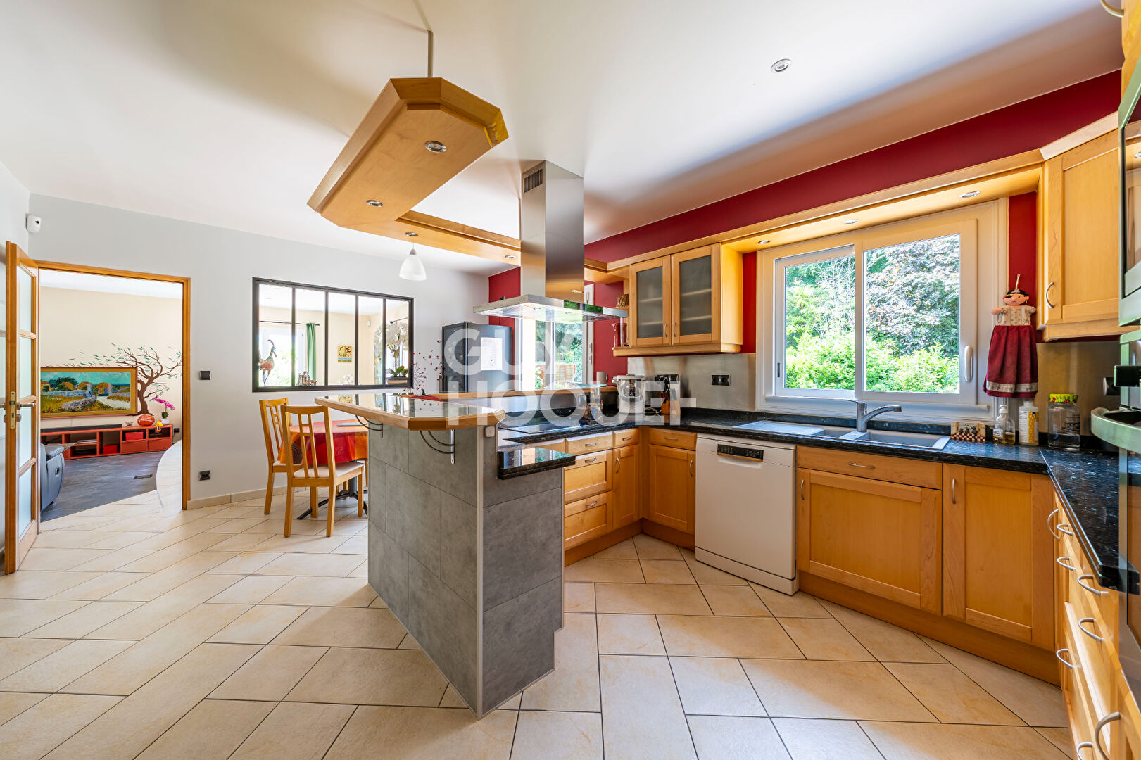 FAVIERES. MAISON FAMILIALE.