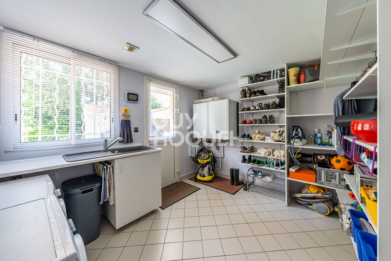 FAVIERES. MAISON FAMILIALE.